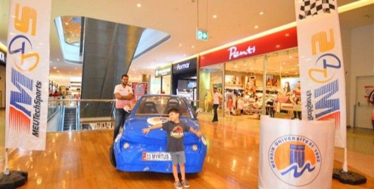 Mucit gençler doğa dostu otomobillerini tanıttı