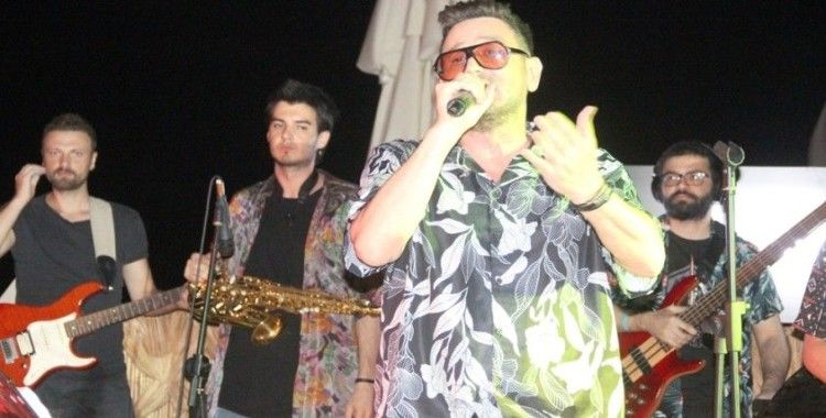 Annesini kaybeden Metin Arolat: 'Hayata tutunmaya çalışıyorum'