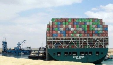 Süveyş Kanalını tıkayan Ever Given gemisi, 3 ayın ardından kanaldan ayrılıyor