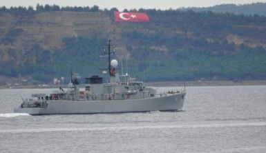 Bulgaristan savaş gemisi Çanakkale Boğazı'ndan geçti