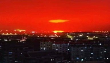 Çin'de gökyüzü kızıla boyandı
