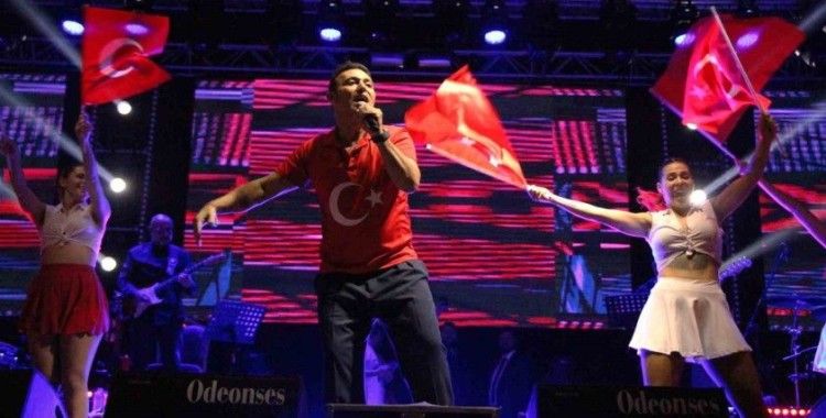 Mustafa Sandal’dan Merzifon’da 100. yıl cumhuriyet konseri