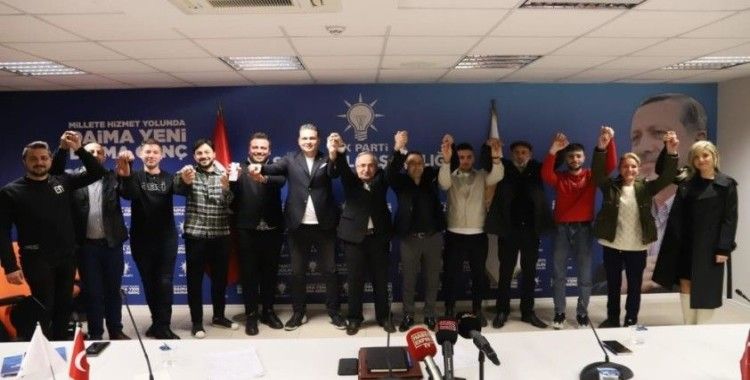 Samsun'da İYİ Parti'den istifa eden 11 kişi AK Parti'ye geçti
