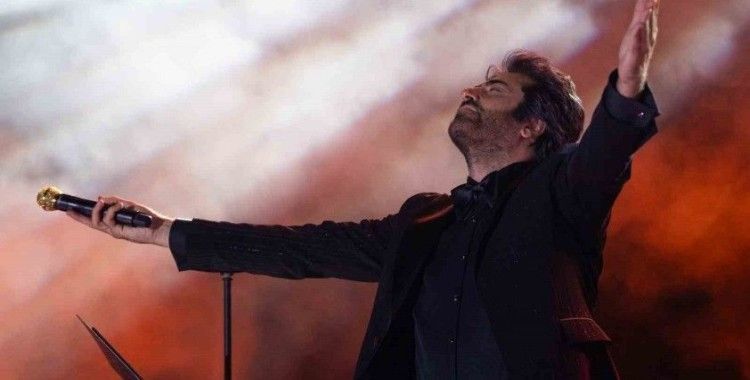 Çim Konserleri’nde Mahsun Kırmızıgül sahne aldı