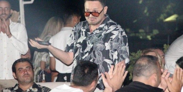 Ünlü şarkıcı Metin Arolat hayatını kaybetti