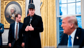 Elon Musk'tan Ukrayna liderine bomba gibi sözler: Gençler siperlerde ölürken Zelenskiy dergilere poz veriyor