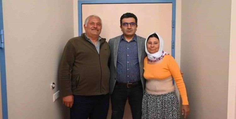 Yemek yiyemeyen kadın midesi yukarı çekilerek sağlığına kavuştu
