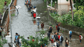 Hindistan ve Nepal'de şiddetli yağışlar sonucu 100'den fazla kişi öldü