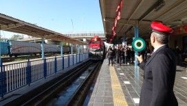 Turistik Diyarbakır Ekspresi treni davul ve zurna ile karşılandı