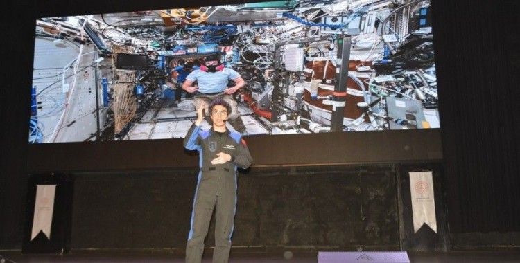 Türk astronot Atasever Batman’da öğrencilerle buluştu
