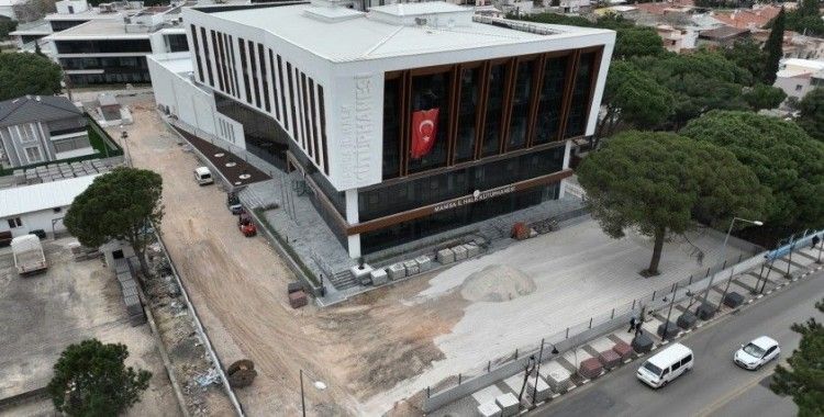Manisa’daki 86 yıllık halk kütüphanesi yeni binasına taşınıyor