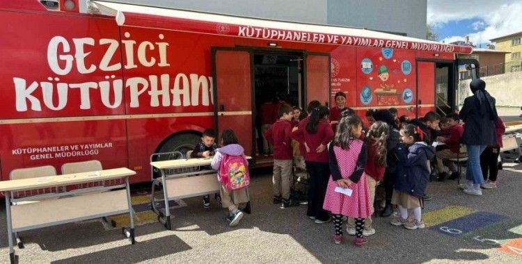 Aydıntepe’de Gezici Kütüphane öğrencilere tanıtıldı