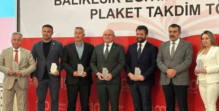 Balıkesir’de eğitime destek veren hayırseverler onurlandırıldı