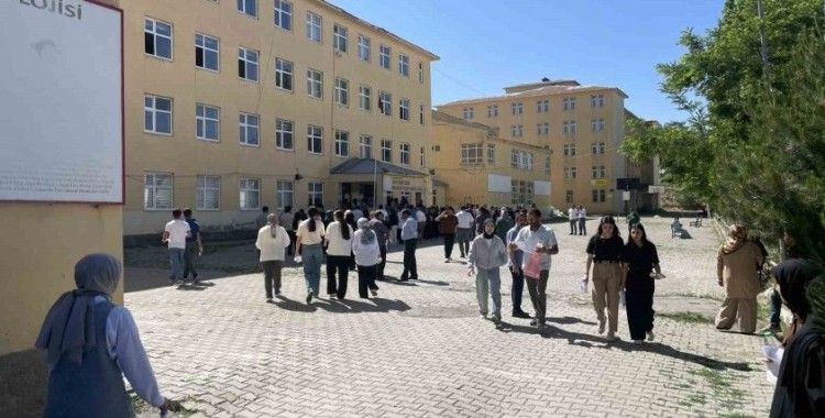 Malazgirt’te YKS heyecanı yaşandı