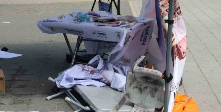 Eskişehir’de AK Parti standına saldırı
