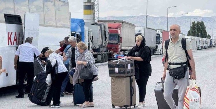 Gürbulak Sınır Kapısı’nda hava sahası etkisi: Karayolu tercih ediliyor