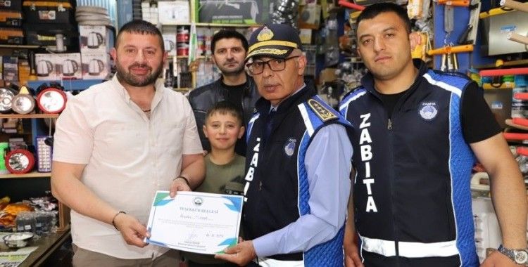 Zabıta ekiplerinin kaldırım işgal denetimleri devam ediyor