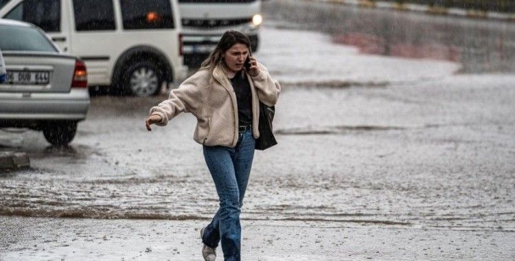 Meteoroloji'den yarın için gök gürültülü sağanak uyarısı: Bu illerde yaşayanlar dikkat