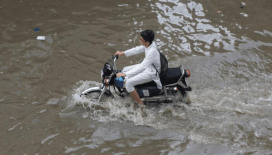 Pakistan'ın bazı bölgelerinde şiddetli yağışların yol açtığı sellerde 11 kişi öldü