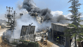Bolu'da fabrika yangını: Alevler kısa sürede yayıldı