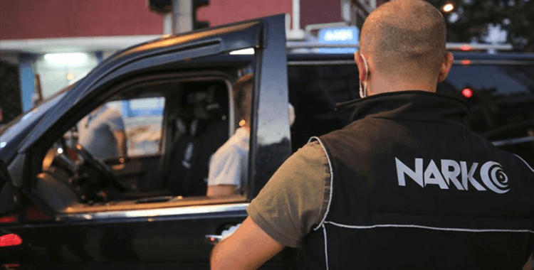 İstanbul'da zehir tacirlerine operasyon: 144 kilogram skunk ele geçirildi, 5 gözaltı