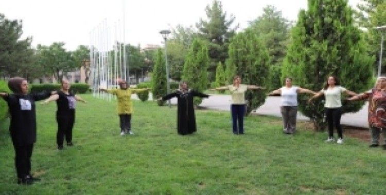 Eşbaşkan Bucak, kadınlarla sabah sporunda bir araya geldi