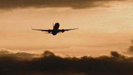 İngiltere'de gidiş yönlü uçuşlarda teknik arıza kaynaklı aksaklık yaşanıyor