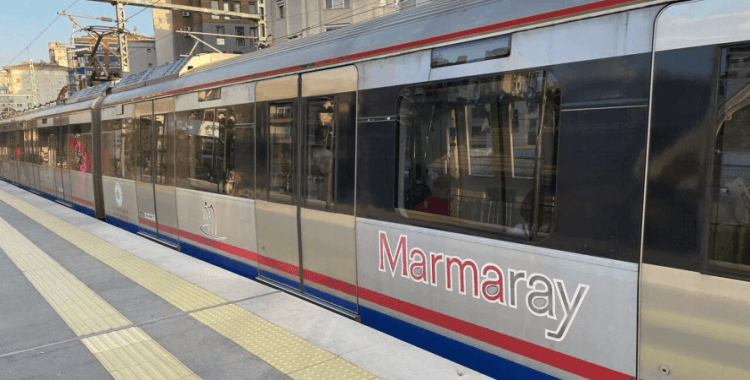 Marmaray'da 2 kişi intihar etti: Seferler gecikmeli yapılıyor