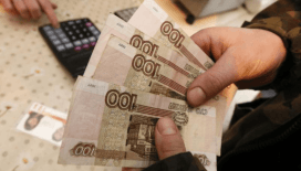 Rusya'da şirketlerin döviz satma zorunluluğu iptal edildi