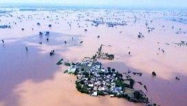 Pakistan'da büyük sel felaketi: 1.2 milyon kişi etkilendi, köyler sular altında kaldı