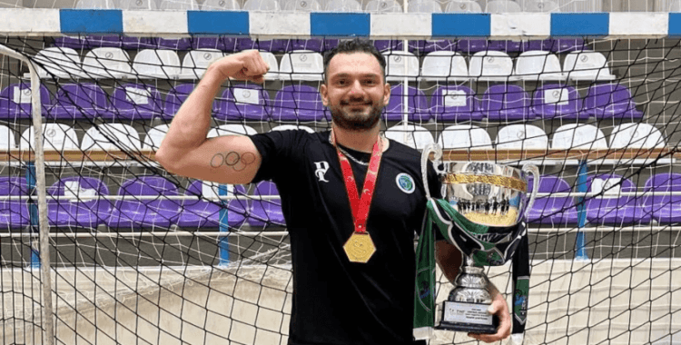 Milli hentbolcu Cem Denli motosiklet kazasında hayatını kaybetti