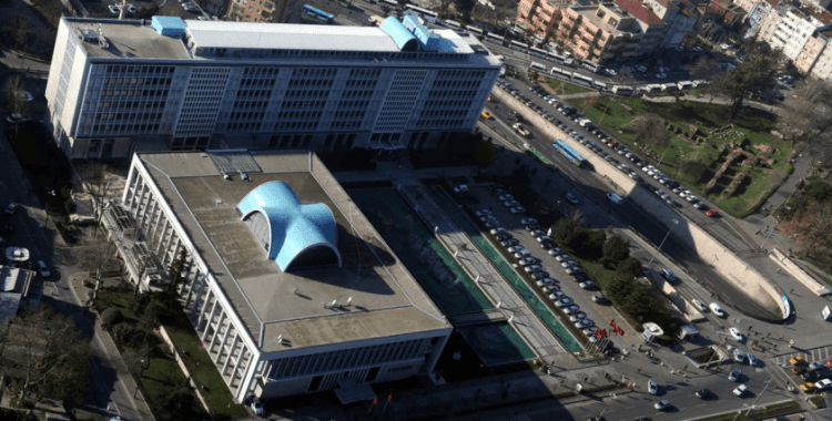 İBB'ye yönelik yolsuzluk soruşturmasında 1 kişi hakkında kırmızı bülten kararı