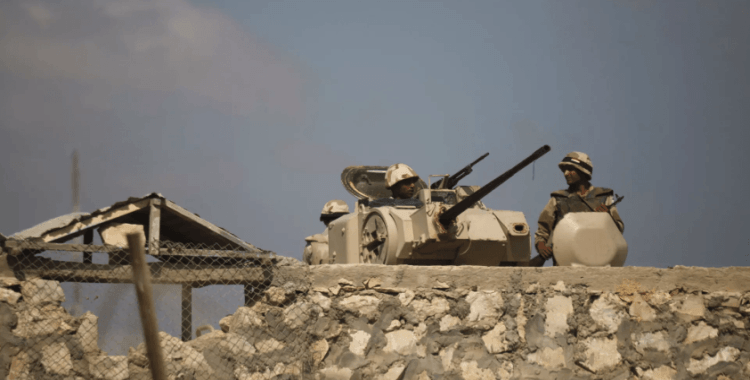 Sina’da büyük alarm: Mısır 40 bin askerini İsrail sınırına yığdı