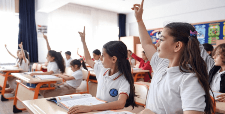 Zorunlu eğitim süresi yeniden değerlendiriliyor: Kararı Kabine verecek