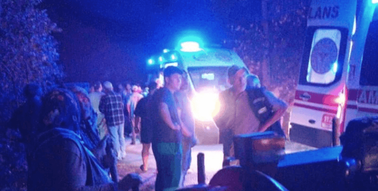 Düzce'de tarım aracı şarampole devrildi: 10 yaralı