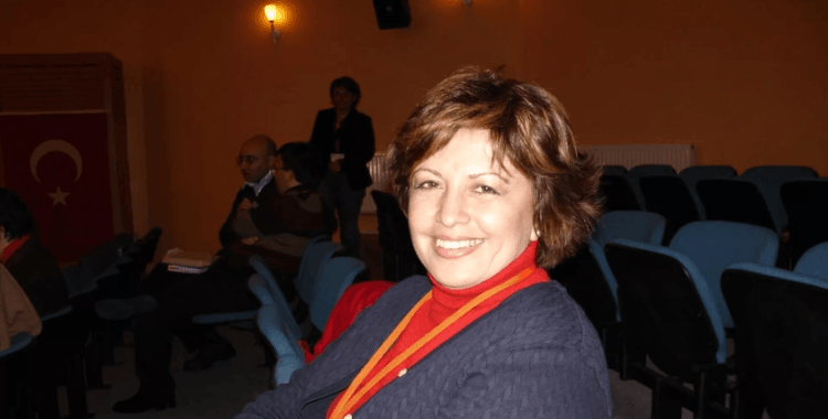 TRT'nin duayen spikeriydi: Gülden Özel hayatını kaybetti