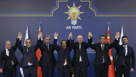 4 ayrı partiden 7 belediye başkanı AK Parti'ye katıldı: Rozetlerini Cumhurbaşkanı Erdoğan taktı