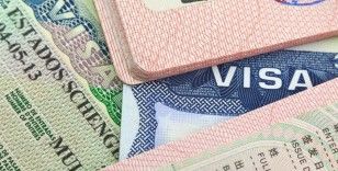 Karadağ'ın Türklere vize kararı turizmi vurdu