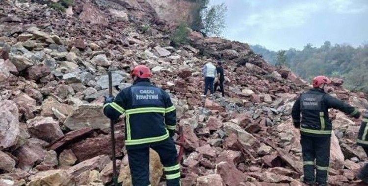 Ordu'da taş ocağı şantiyesinde göçük meydana geldi : İki işçi enkaz altında