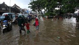 Endonezya'daki sel felaketinde bilanço ağır: Can kaybı 1000'i geçti