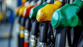 Benzine gece yarısı bir indirim daha geldi: Akaryakıtta fiyatlar değişti