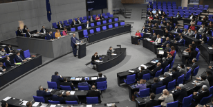 Almanya yaklaşık 50 milyar euroluk askeri teçhizat ve silah alımını onayladı